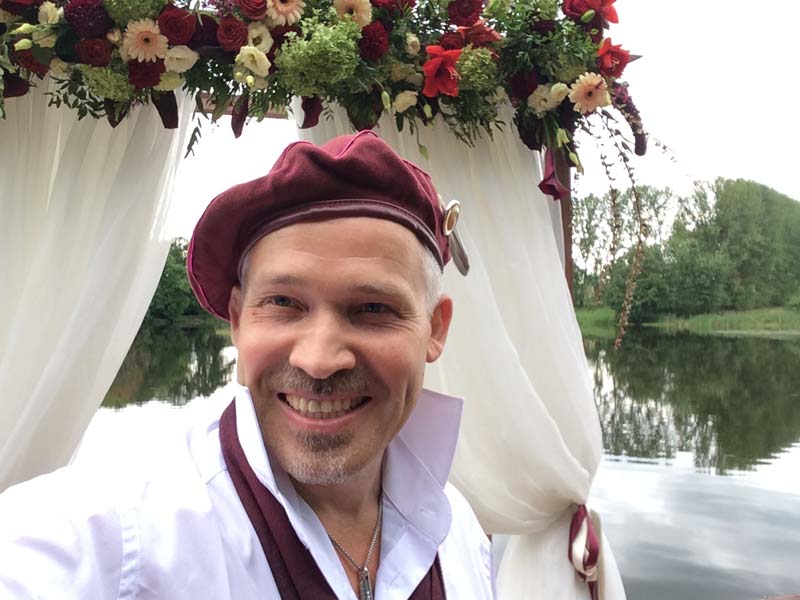 Маэстро на свадьбе в отеле 